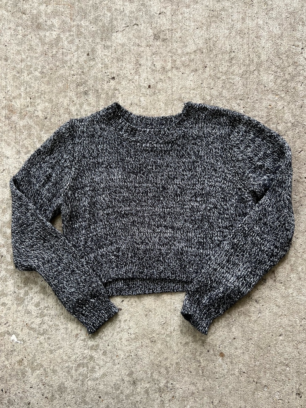 Forever 21 Black & Gray Marled Cropped Crewneck Sweater